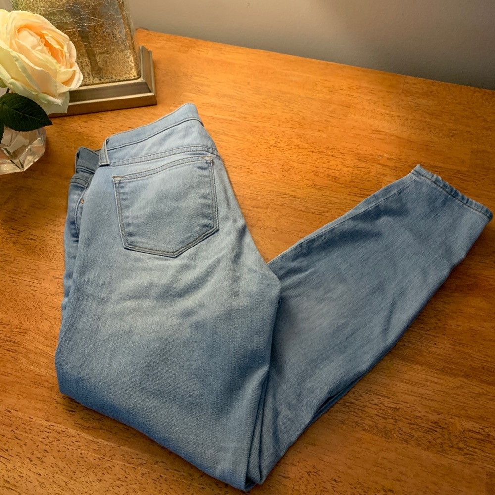 EUC J CREW Toothpick Jean Light-wash Size 30